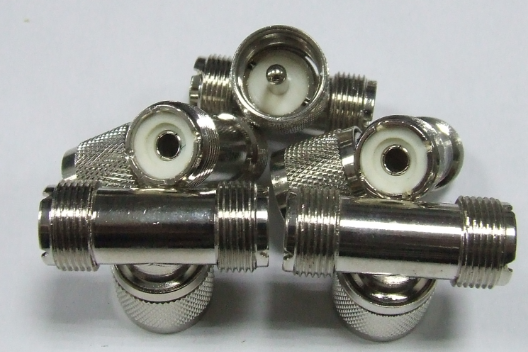 CONNETTORE BNC 2 FEMMINE 1 MASCHIO VOLANTE 5 PEZZI CONNETTORE BNC 2 FEMMINE 1 MASCHIO VOLANTE 5 PEZZI
